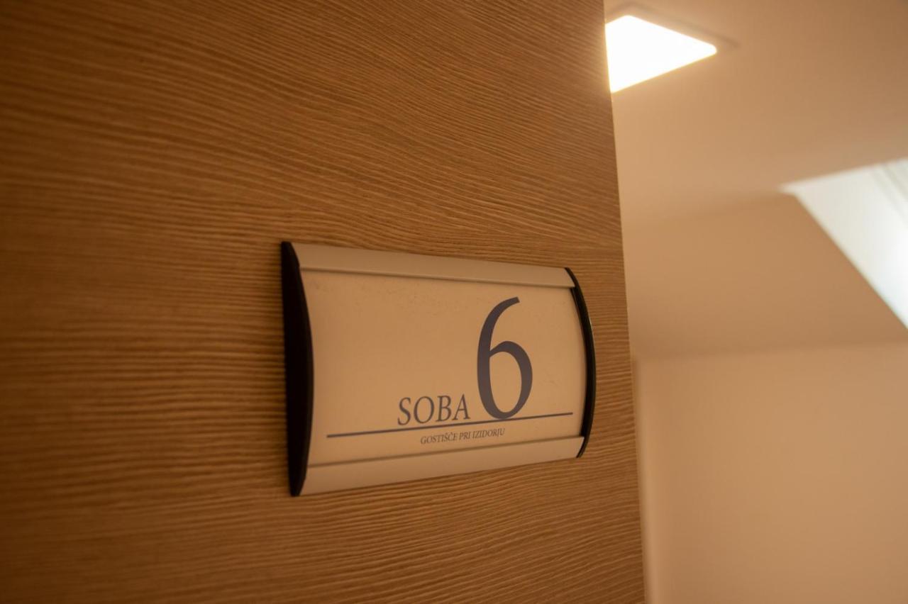 Hisa Izabela Hotel Muta Buitenkant foto