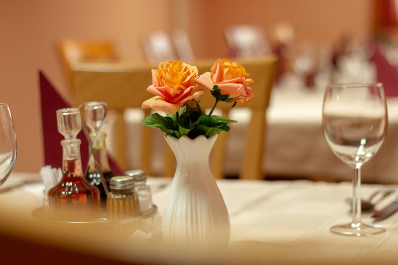 Hisa Izabela Hotel Muta Buitenkant foto