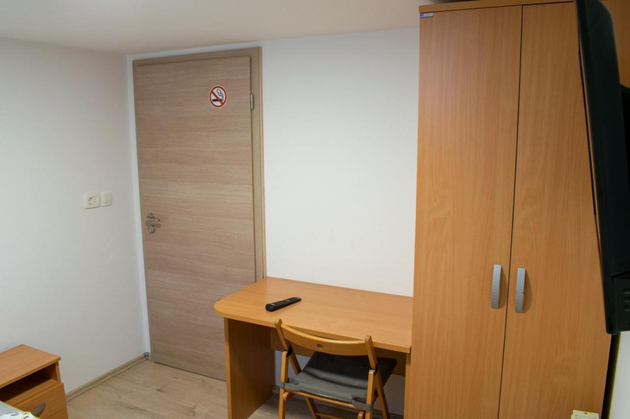 Hisa Izabela Hotel Muta Buitenkant foto