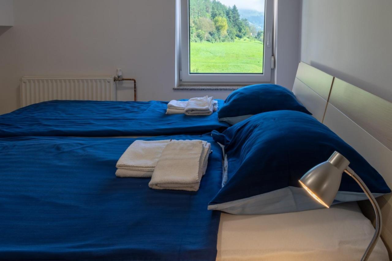 Hisa Izabela Hotel Muta Buitenkant foto